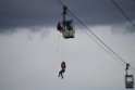 Koelner Seilbahn Gondel blieb haengen Koeln Linksrheinisch P659